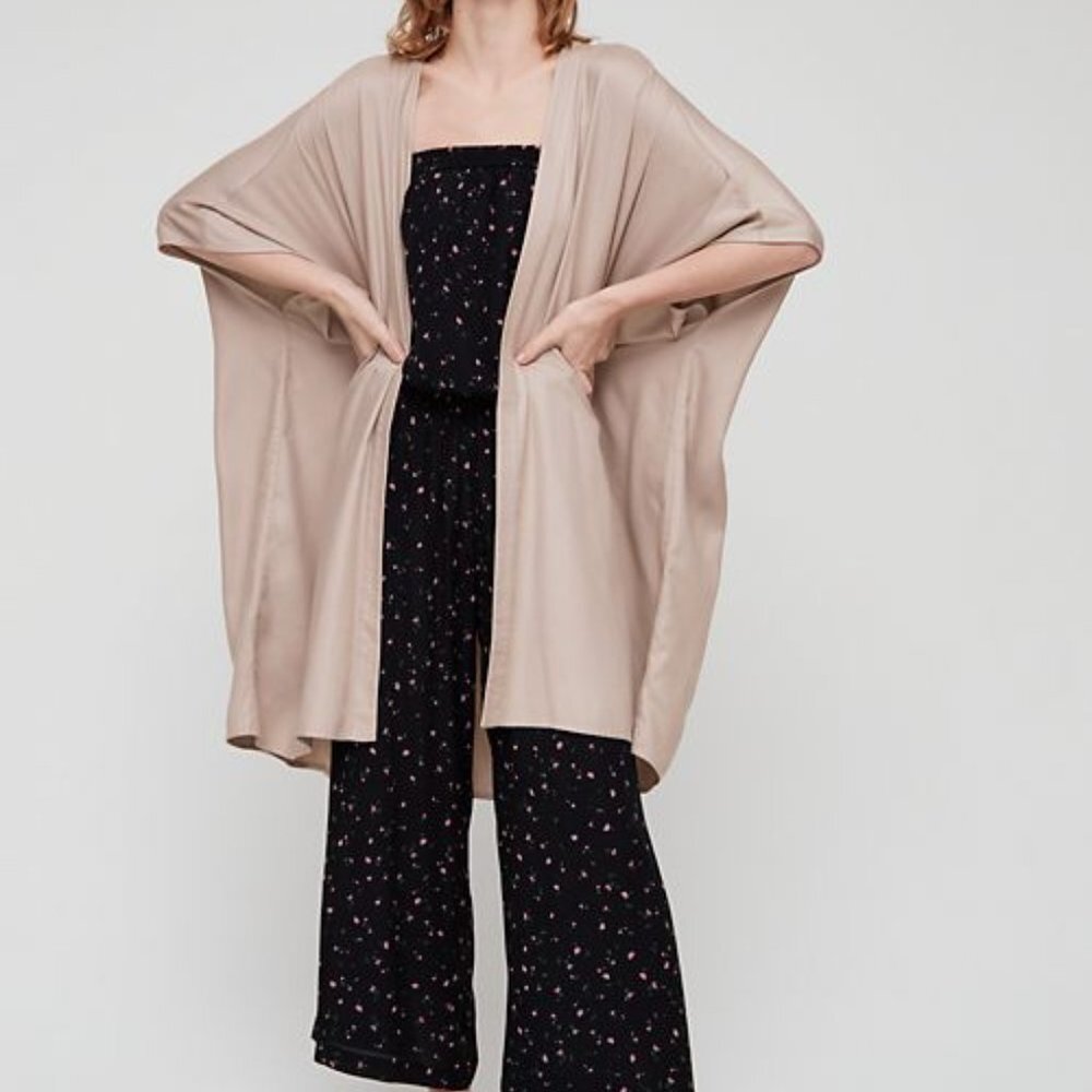 🇨🇦 Aritzia Azure Skies Aitken Blouse - Picture 3 of 14